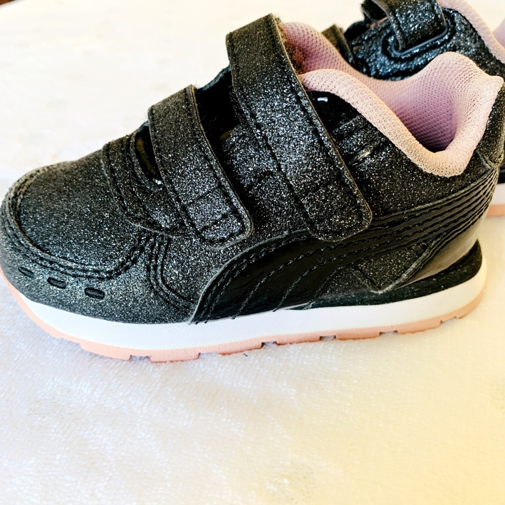 🛍 Puma Glitz Sneakers